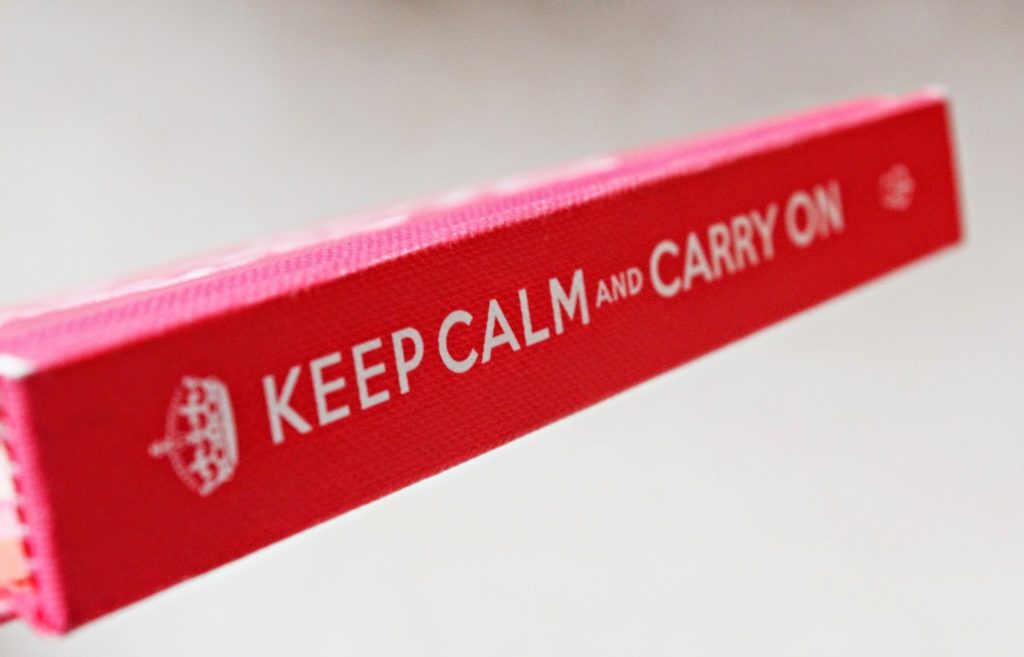 livro keep calm and carry on 